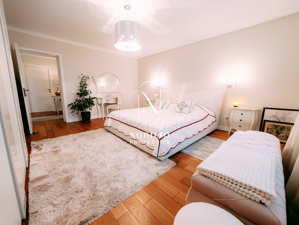 Apartament in Andrei Mureșanu, 190 mp, mobilat şi utilat, cu 2 locuri de parcare