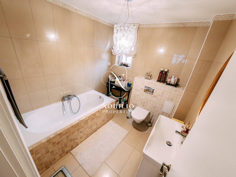 Apartament in Andrei Mureșanu, 190 mp, mobilat şi utilat, cu 2 locuri de parcare