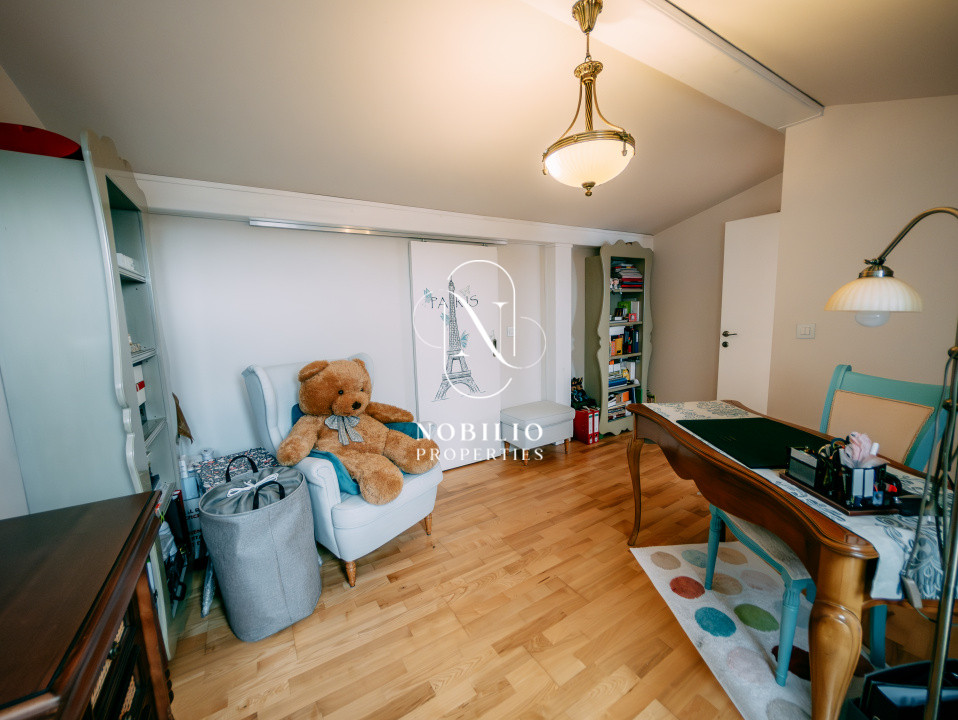 Apartament in Andrei Mureșanu, 190 mp, mobilat şi utilat, cu 2 locuri de parcare