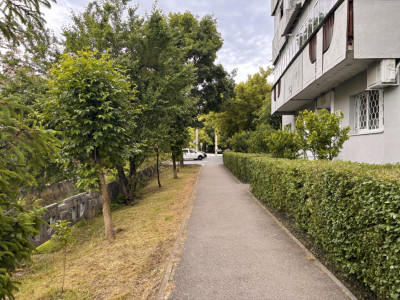 Apartament cu 2 camere, de vânzare, situat la parter, pe str. Scorțarilor