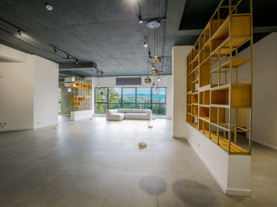 Spațiu comercial de vânzare, zona Tăietura Turcului, cu preluare chiriasi