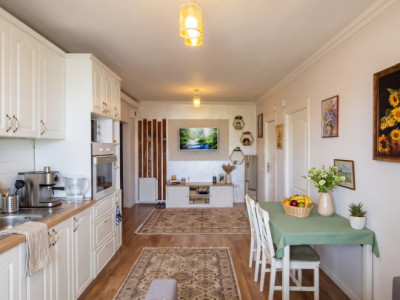 Apartament modern cu 3 camere și balcon pe Str. Florilor, Florești