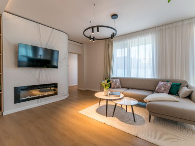 Apartament de lux cu 3 camere de închiriat în Zorilor