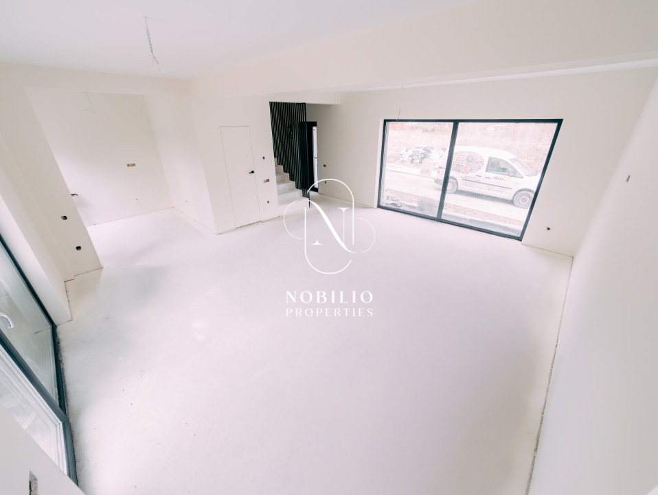 Duplex de vânzare, cu suprafața de 135 mp, situat în Tăuți, aproape de mănăstire