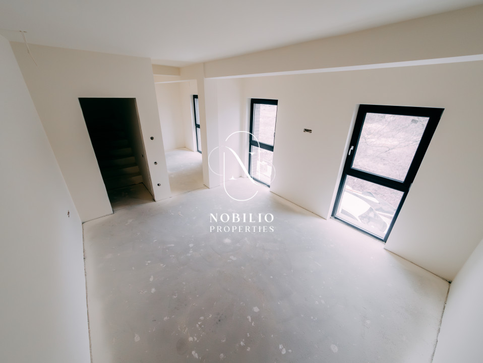 Duplex de vânzare, cu suprafața de 135 mp, situat în Tăuți, aproape de mănăstire