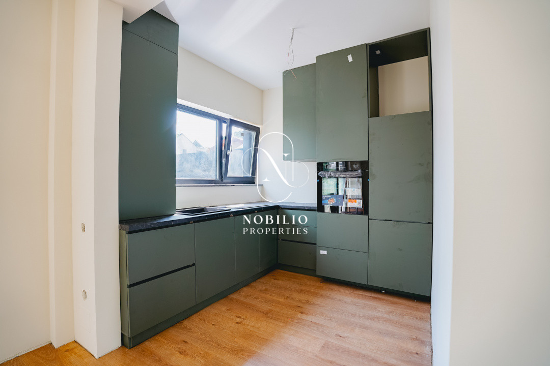 Duplex de vânzare, finisat, cu suprafața de 135 mp, situat în Tăuți