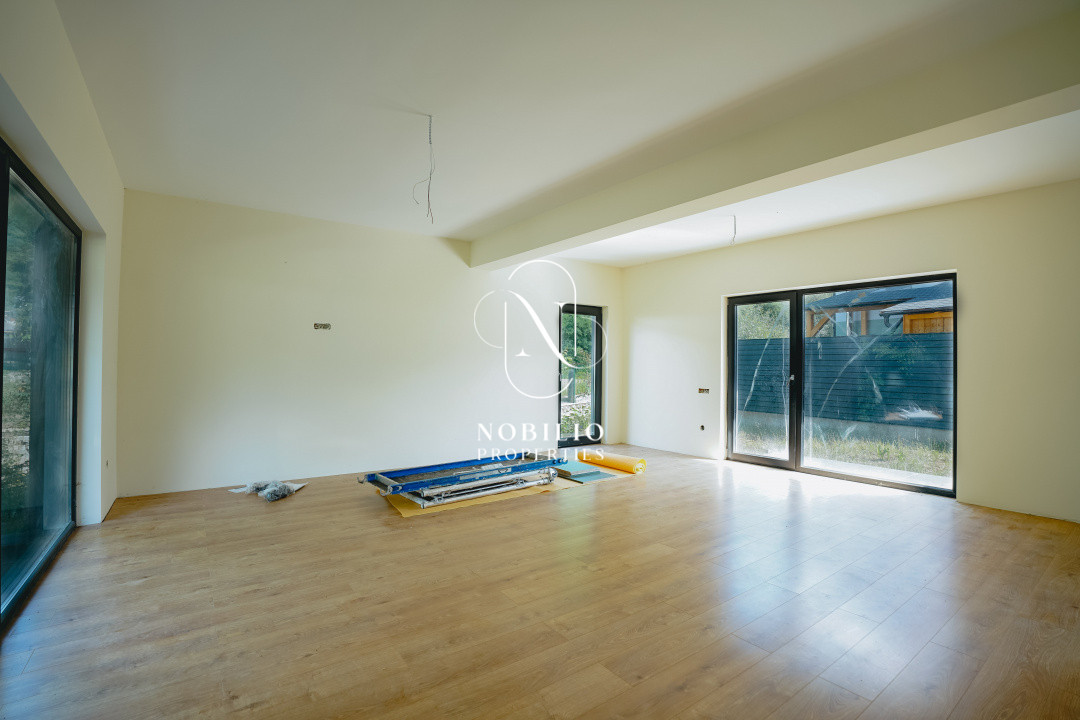 Duplex de vânzare, finisat, cu suprafața de 135 mp, situat în Tăuți