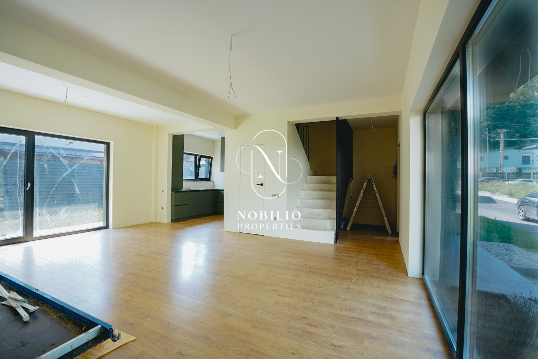 Duplex de vânzare, finisat, cu suprafața de 135 mp, situat în Tăuți
