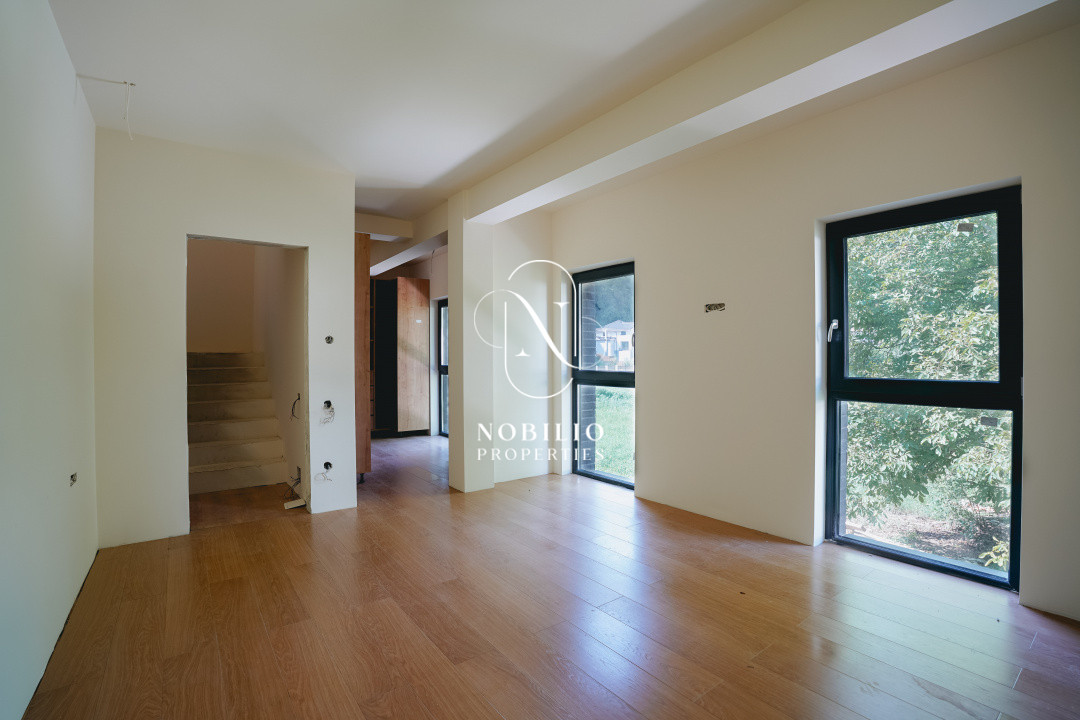 Duplex de vânzare, finisat, cu suprafața de 135 mp, situat în Tăuți