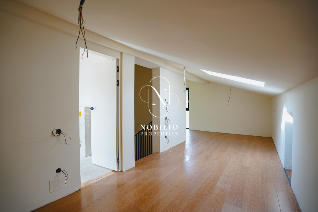 Duplex de vânzare, finisat, cu suprafața de 135 mp, situat în Tăuți